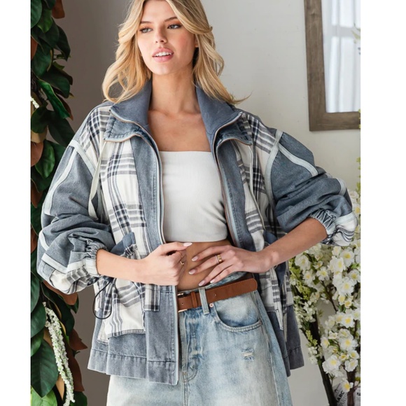 Oli & Hali Medium Wash Plaid Print Zip up Jacket - Picture 2 of 5